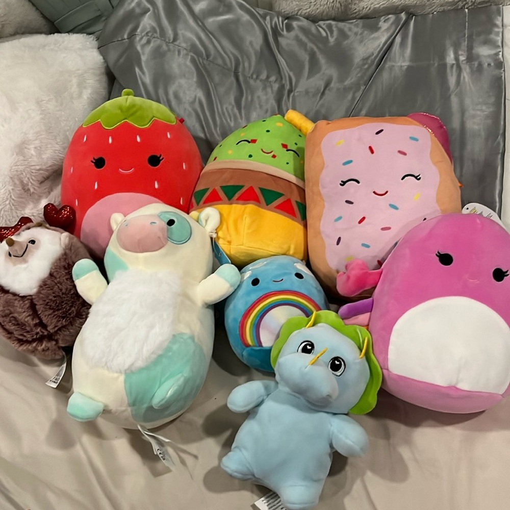 8 piece squishmallow+ plush bundle